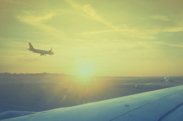 busy-airport-air-travel