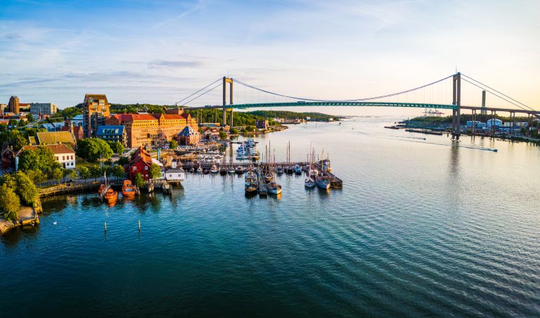 gothenburgs-magnificent-bridge-and-cityscape-over-sparkling-summer-waters-2